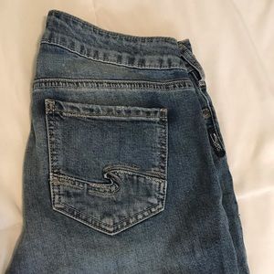 Light medium destroyed jeans